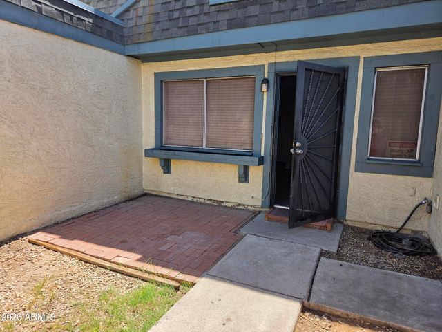 3213 W Royal Palm Road, Phoenix, AZ 85051