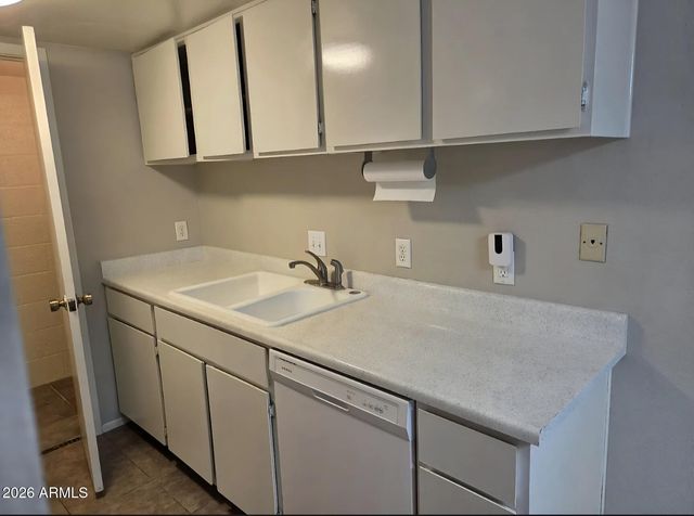 3213 W Royal Palm Road, Phoenix, AZ 85051