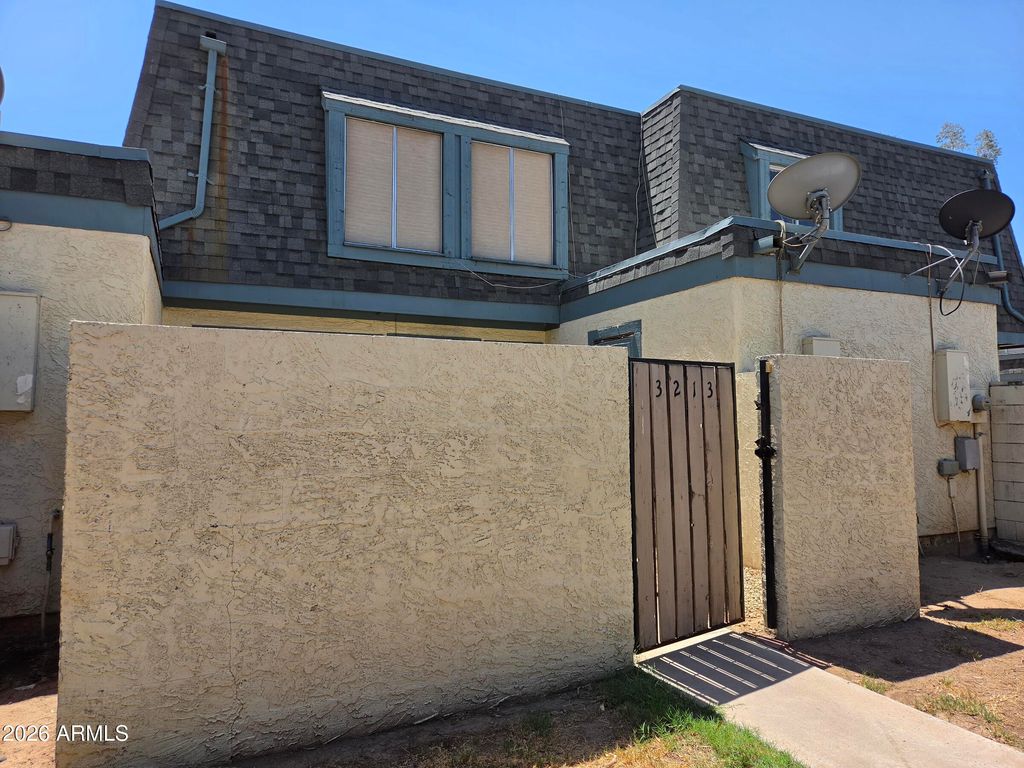 3213 W Royal Palm Road, Phoenix, AZ 85051