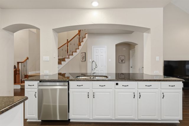 6974 Shoreview Drive, Grand Prairie, TX 75054