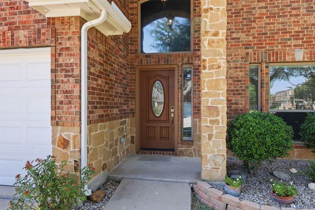 6974 Shoreview Drive, Grand Prairie, TX 75054