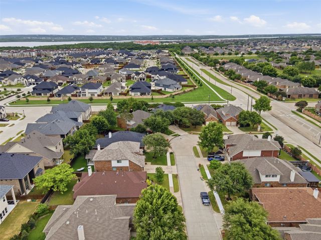 6974 Shoreview Drive, Grand Prairie, TX 75054
