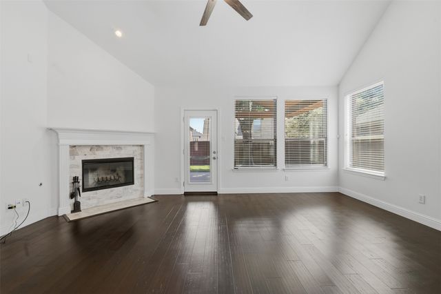 6974 Shoreview Drive, Grand Prairie, TX 75054