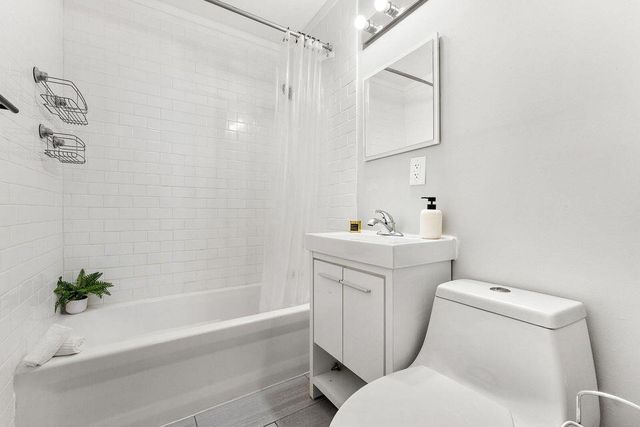 4138 W 20th Avenue, Gary, IN 46404