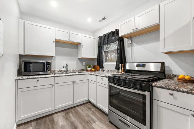 4138 W 20th Avenue, Gary, IN 46404