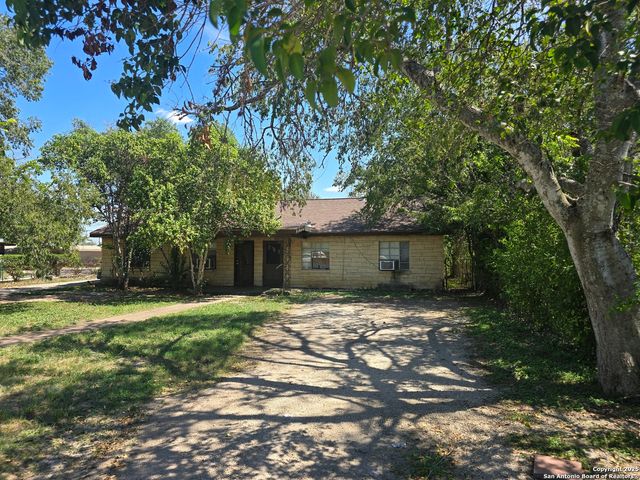 122 Roesler, San Antonio, TX 78220