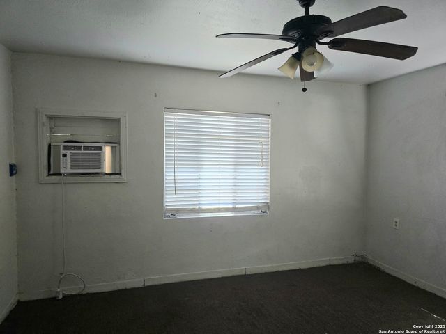 122 Roesler, San Antonio, TX 78220