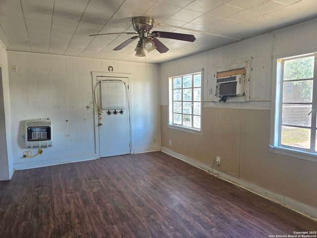 122 Roesler, San Antonio, TX 78220