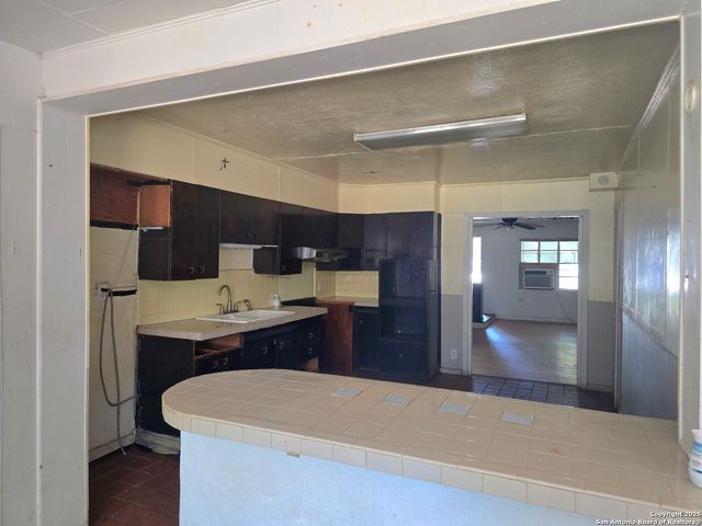 122 Roesler, San Antonio, TX 78220