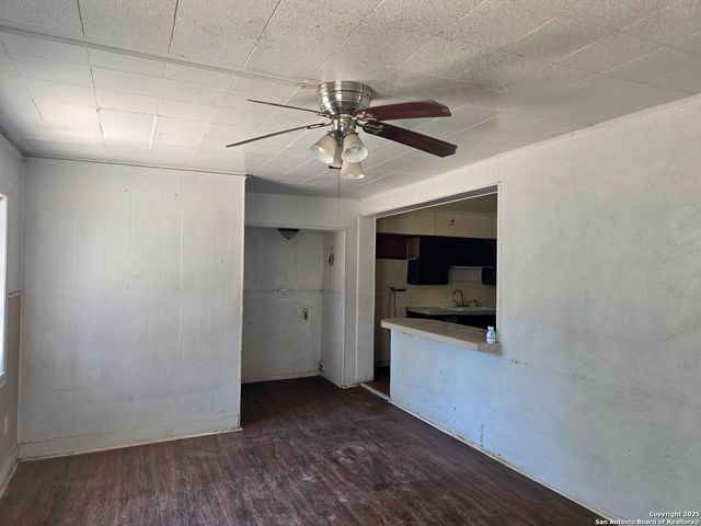 122 Roesler, San Antonio, TX 78220