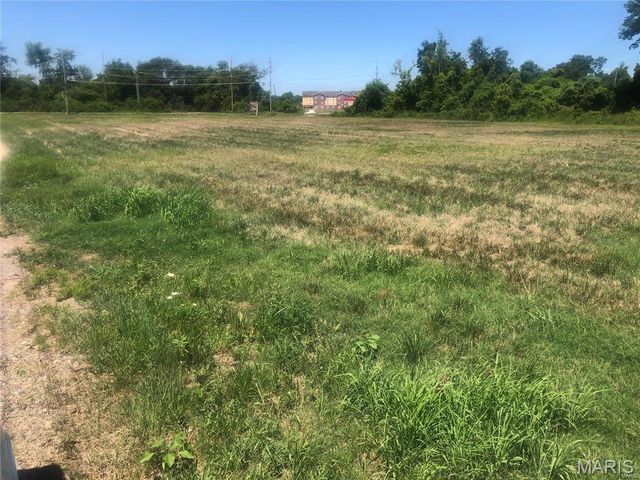 18450 Olive Street Road Road, Chesterfield, MO 63005