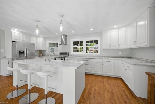 3712 N Queensgrove CIR, Virginia Beach, VA 23452