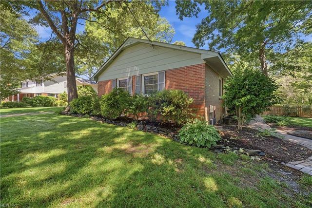 3712 N Queensgrove CIR, Virginia Beach, VA 23452