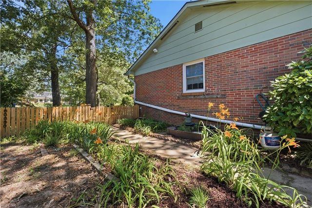 3712 N Queensgrove CIR, Virginia Beach, VA 23452