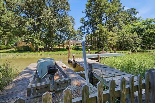 3712 N Queensgrove CIR, Virginia Beach, VA 23452