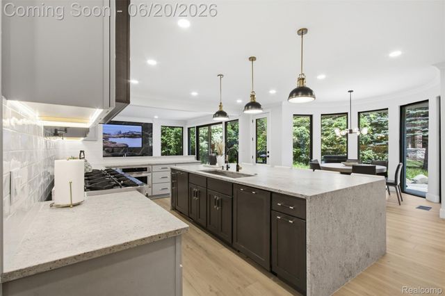 24696 Franklin Park Drive, Franklin Village, MI 48025