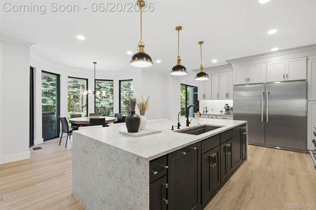 24696 Franklin Park Drive, Franklin Village, MI 48025