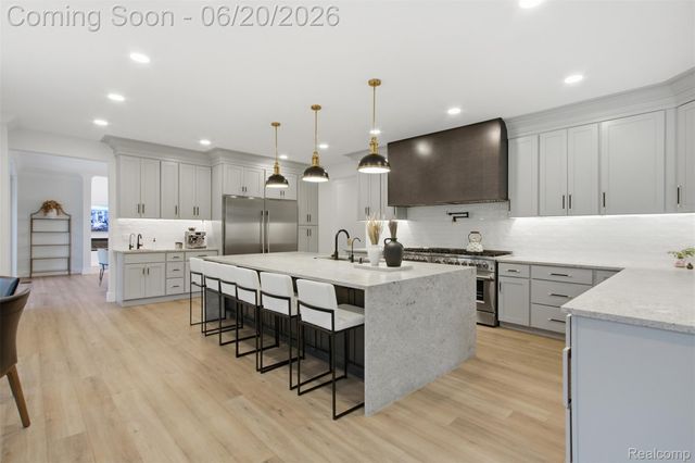 24696 Franklin Park Drive, Franklin Village, MI 48025