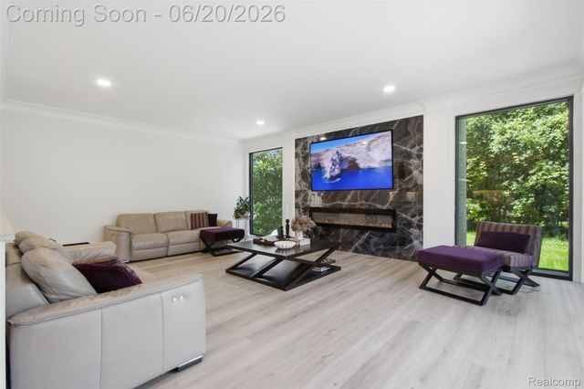 24696 Franklin Park Drive, Franklin Village, MI 48025
