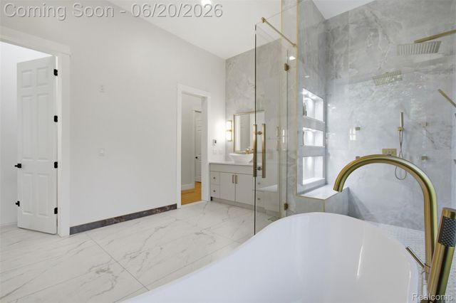 24696 Franklin Park Drive, Franklin Village, MI 48025