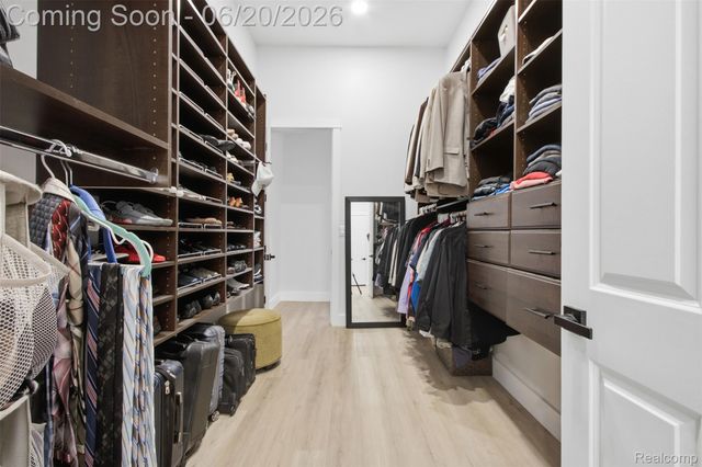 24696 Franklin Park Drive, Franklin Village, MI 48025