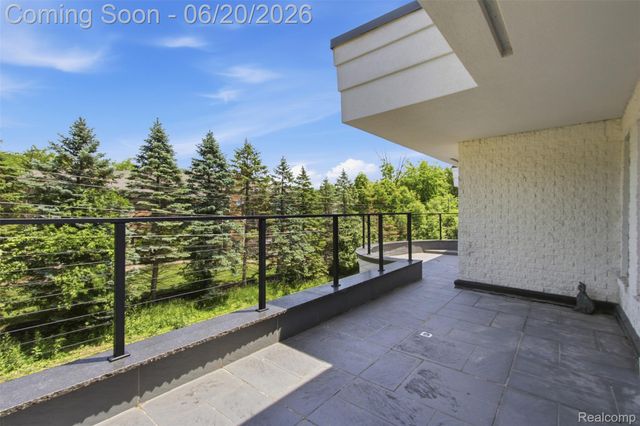 24696 Franklin Park Drive, Franklin Village, MI 48025