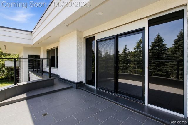 24696 Franklin Park Drive, Franklin Village, MI 48025