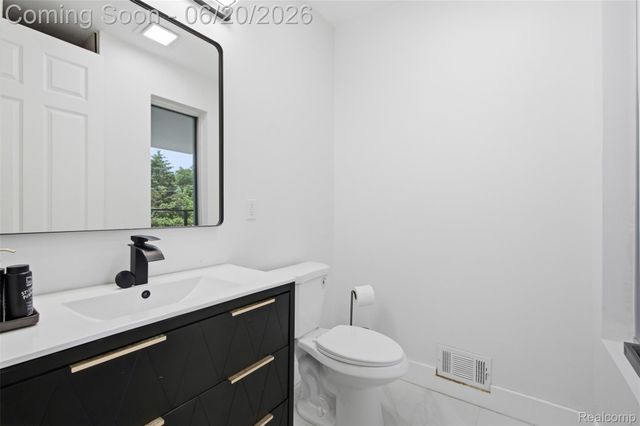 24696 Franklin Park Drive, Franklin Village, MI 48025