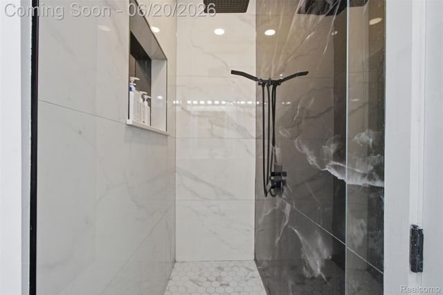24696 Franklin Park Drive, Franklin Village, MI 48025
