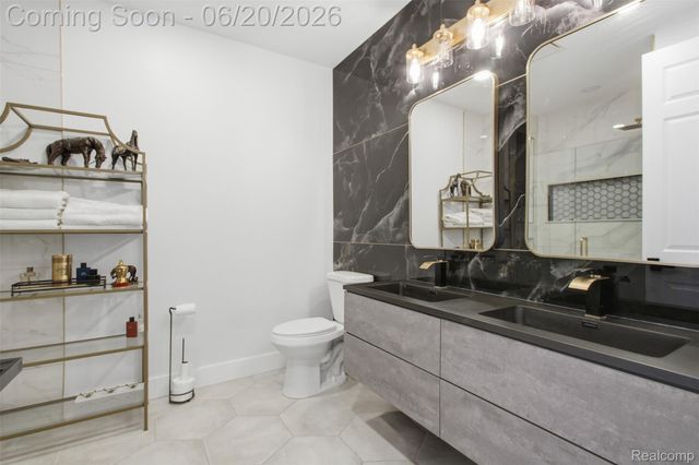 24696 Franklin Park Drive, Franklin Village, MI 48025