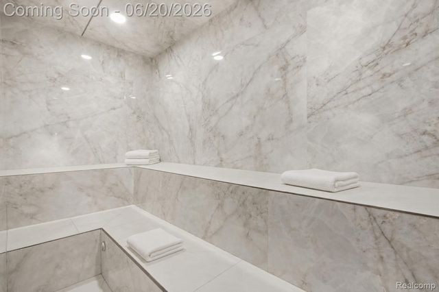 24696 Franklin Park Drive, Franklin Village, MI 48025