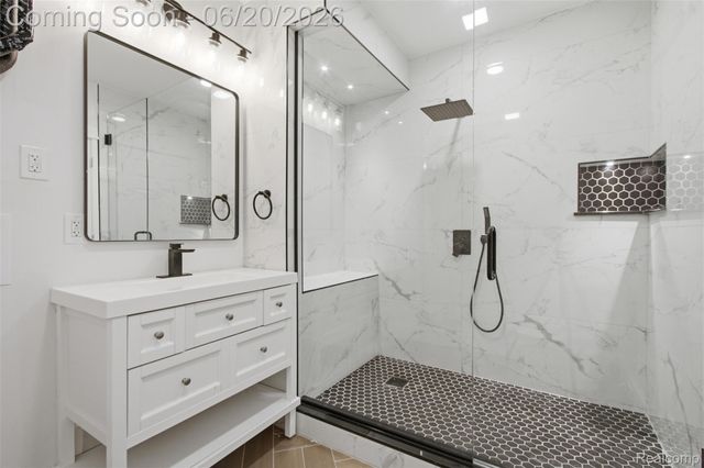 24696 Franklin Park Drive, Franklin Village, MI 48025