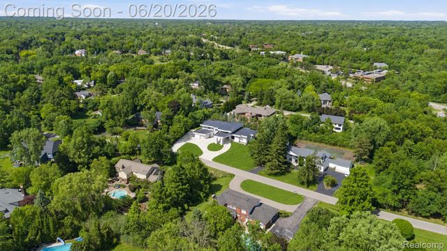 24696 Franklin Park Drive, Franklin Village, MI 48025