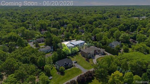24696 Franklin Park Drive, Franklin Village, MI 48025