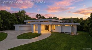24696 Franklin Park Drive, Franklin Village, MI 48025