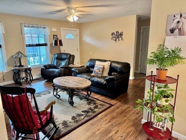 14 Servant Way, Southbridge, MA 01550