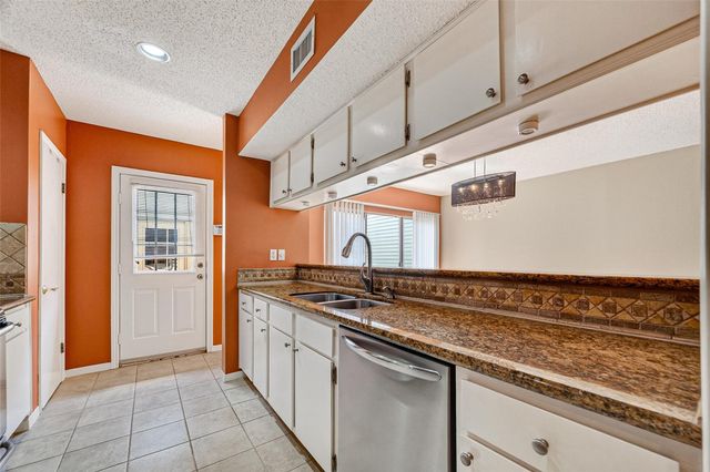 2010 Augusta Drive, Houston, TX 77057
