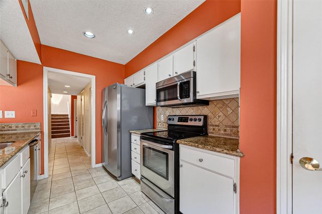 2010 Augusta Drive, Houston, TX 77057