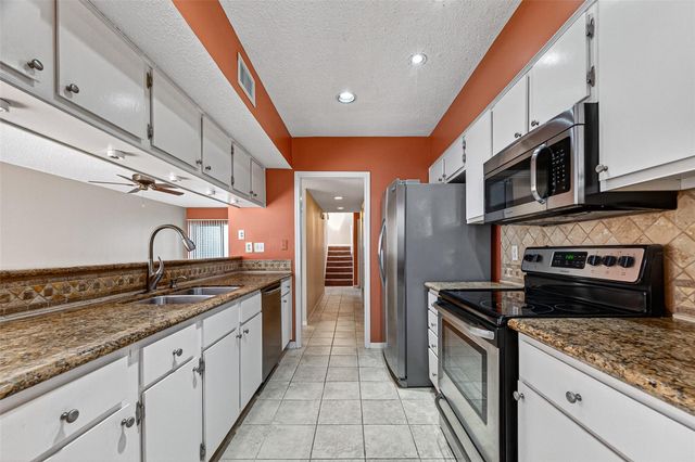 2010 Augusta Drive, Houston, TX 77057