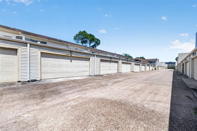 2010 Augusta Drive, Houston, TX 77057