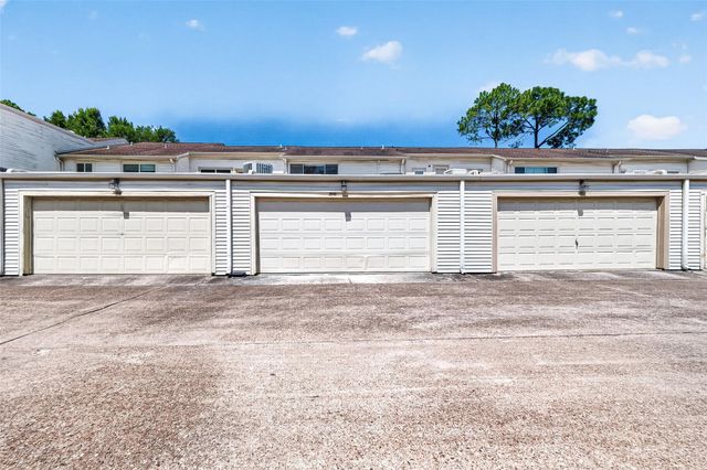 2010 Augusta Drive, Houston, TX 77057