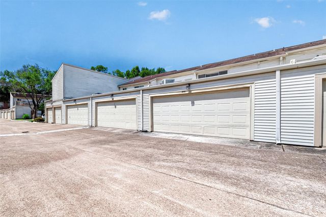 2010 Augusta Drive, Houston, TX 77057