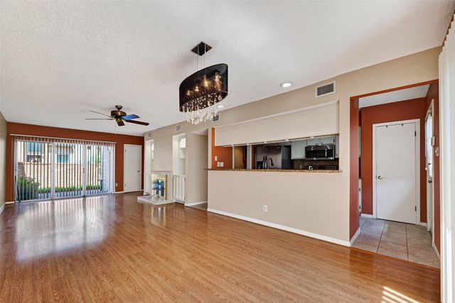 2010 Augusta Drive, Houston, TX 77057