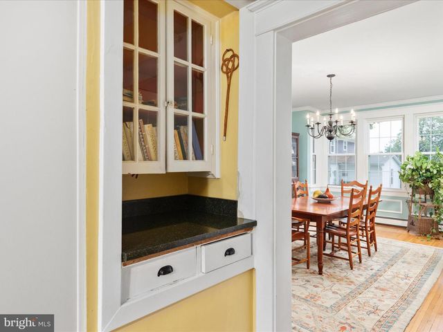 517 W LOCUST ST, Woodstock, VA 22664