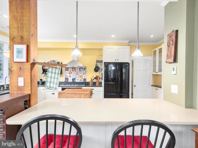 517 W LOCUST ST, Woodstock, VA 22664