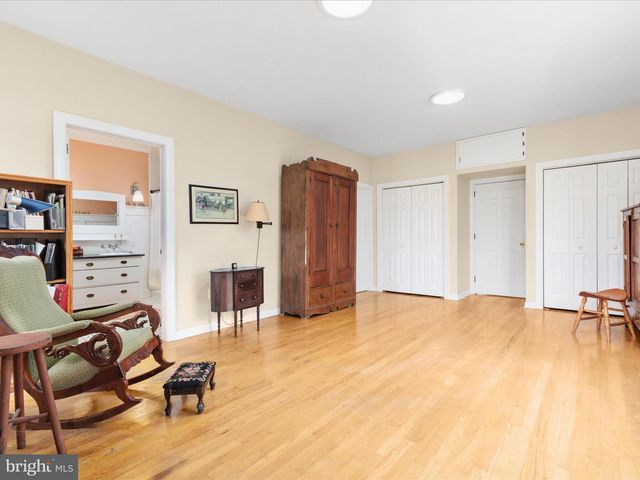 517 W LOCUST ST, Woodstock, VA 22664