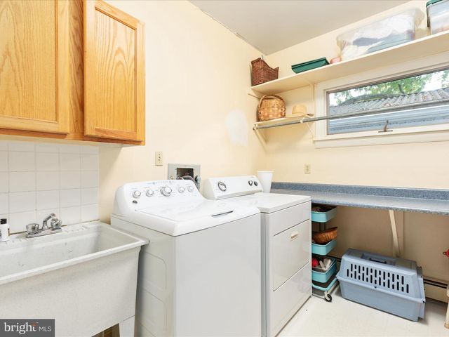 517 W LOCUST ST, Woodstock, VA 22664