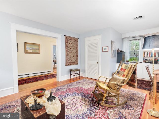 517 W LOCUST ST, Woodstock, VA 22664