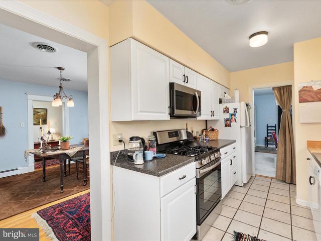 517 W LOCUST ST, Woodstock, VA 22664