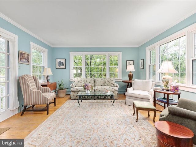 517 W LOCUST ST, Woodstock, VA 22664